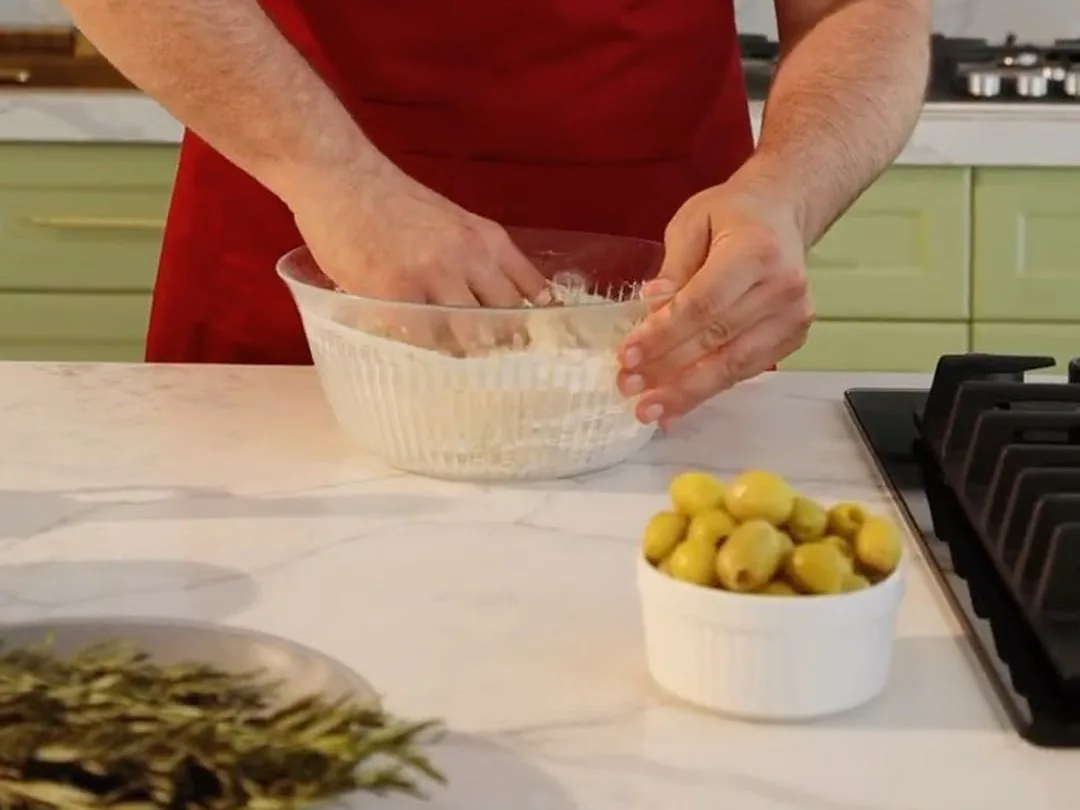 Italian Traditions in Your Kitchen: Baking Focaccia with LORETTO